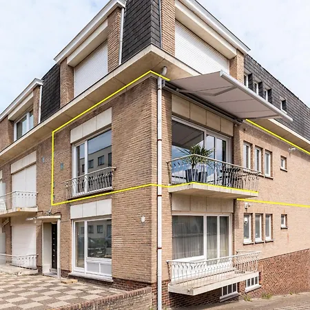 In With Balcony, Cleaning Included 아파트 코크시데