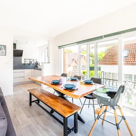 In With Balcony, Cleaning Included Apartmán Koksijde