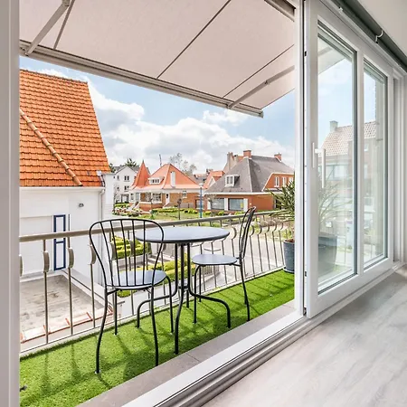 In With Balcony, Cleaning Included * Koksijde